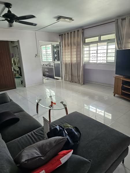 831 Jurong West Street 81, 831 Jurong West Street 81, Room Rental, 120 sqft, HDB Flat For Rent, by Zheng Ronghua 郑荣华, 500134601 - Living Room - PropertyGuru.com.sg