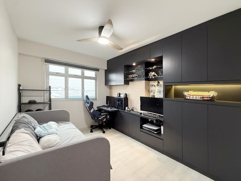 128C Canberra Street, 128C Canberra Street, 3 Bedrooms, 1,216 sqft, HDB Flat For Sale, by Farihin ., 500134607 - 1st Bedroom - PropertyGuru.com.sg