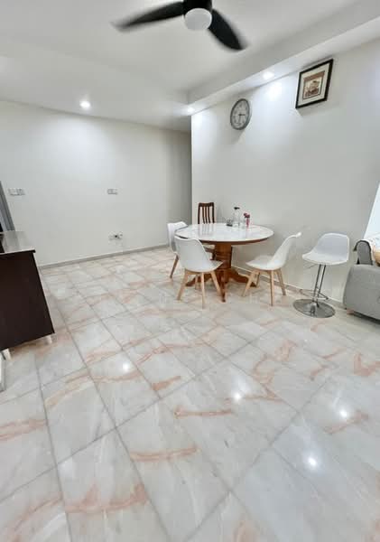 388 Bukit Batok West Avenue 5, 388 Bukit Batok West Avenue 5, 3 Bedrooms, 1,270 sqft, HDB Flat For Sale, by Caline Chai, 500134610 - Dining Room - PropertyGuru.com.sg