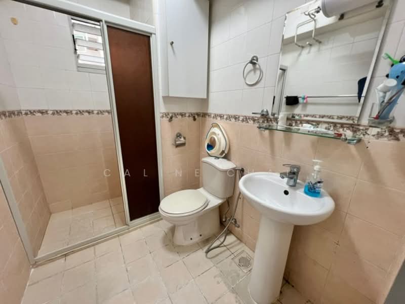 388 Bukit Batok West Avenue 5, 388 Bukit Batok West Avenue 5, 3 Bedrooms, 1,270 sqft, HDB Flat For Sale, by Caline Chai, 500134610 - Bathroom - PropertyGuru.com.sg