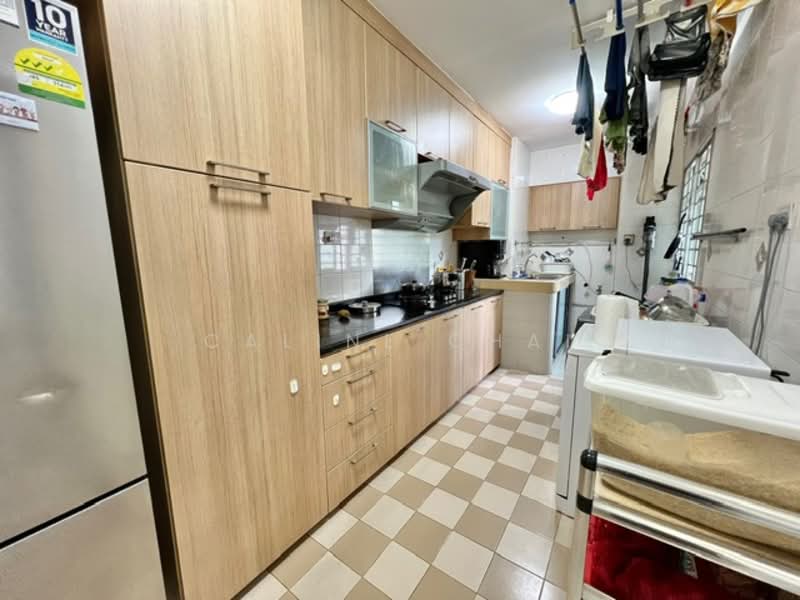 388 Bukit Batok West Avenue 5, 388 Bukit Batok West Avenue 5, 3 Bedrooms, 1,270 sqft, HDB Flat For Sale, by Caline Chai, 500134610 - Kitchen - PropertyGuru.com.sg