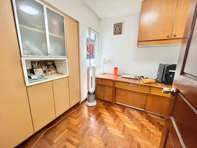 388 Bukit Batok West Avenue 5, 388 Bukit Batok West Avenue 5, 3 Bedrooms, 1,270 sqft, HDB Flat For Sale, by Caline Chai, 500134610 - Study - PropertyGuru.com.sg