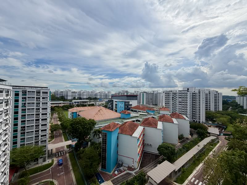 633 Pasir Ris Drive 3, 633 Pasir Ris Drive 3, 3 Bedrooms, 1,302 sqft, HDB Flat For Sale, by Kyean Lim, 500134620 - Exterior - PropertyGuru.com.sg