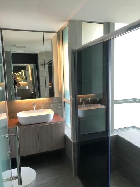 Kovan Melody, 37 Kovan Road, 3 Bedrooms, 1,227 sqft, Condominium For Sale, by KEITH TOH, 500134641 - Bathroom - PropertyGuru.com.sg