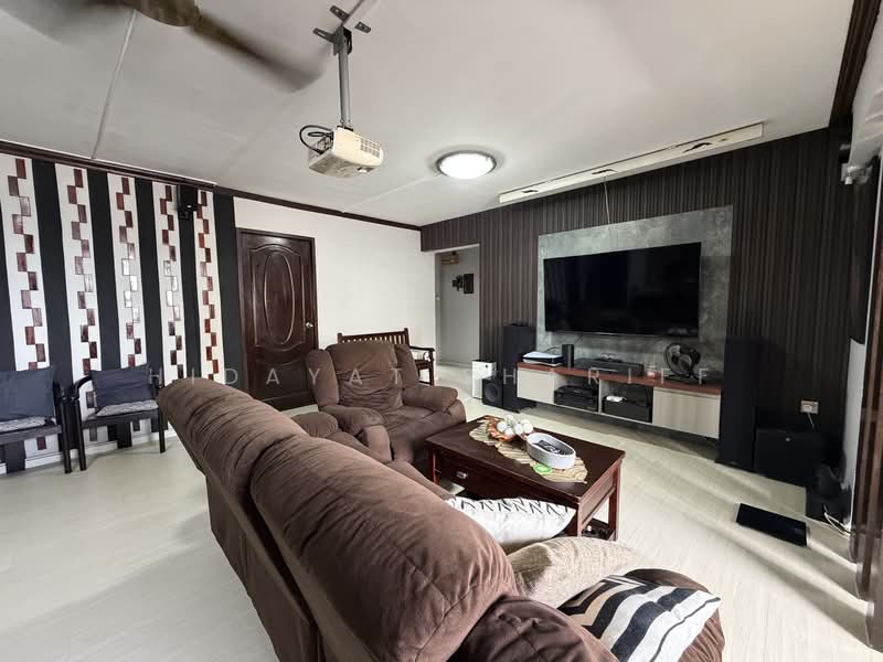 352 Ubi Avenue 1, 352 Ubi Avenue 1, 4 Bedrooms, 1,367 sqft, HDB Flat For Sale, by Hidayat Shariff, 500134668 - Living Room - PropertyGuru.com.sg
