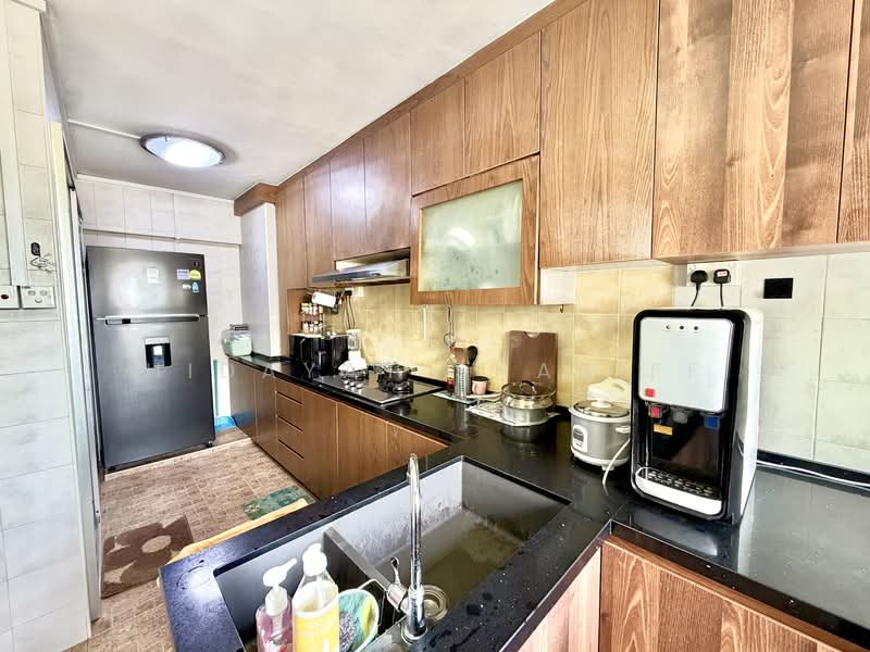 352 Ubi Avenue 1, 352 Ubi Avenue 1, 4 Bedrooms, 1,367 sqft, HDB Flat For Sale, by Hidayat Shariff, 500134668 - Kitchen - PropertyGuru.com.sg