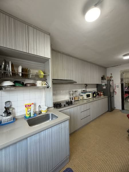 379 Clementi Avenue 5, 379 Clementi Avenue 5, 2 Bedrooms, 720 sqft, HDB Flat For Sale, by Ahmad Ibrahim, 500134671 - Kitchen - PropertyGuru.com.sg