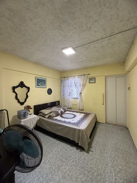 379 Clementi Avenue 5, 379 Clementi Avenue 5, 2 Bedrooms, 720 sqft, HDB Flat For Sale, by Ahmad Ibrahim, 500134671 - Bedroom - PropertyGuru.com.sg
