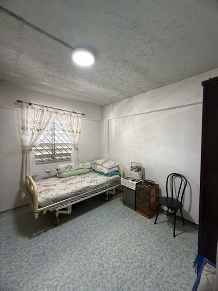 379 Clementi Avenue 5, 379 Clementi Avenue 5, 2 Bedrooms, 720 sqft, HDB Flat For Sale, by Ahmad Ibrahim, 500134671 - Bedroom - PropertyGuru.com.sg