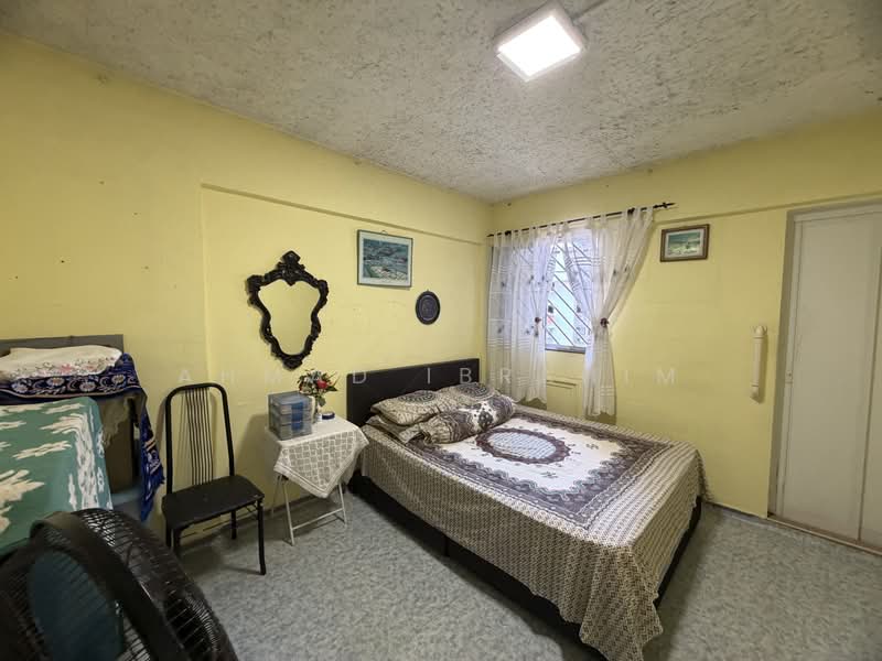 379 Clementi Avenue 5, 379 Clementi Avenue 5, 2 Bedrooms, 720 sqft, HDB Flat For Sale, by Ahmad Ibrahim, 500134671 - Bedroom - PropertyGuru.com.sg