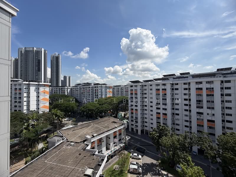 379 Clementi Avenue 5, 379 Clementi Avenue 5, 2 Bedrooms, 720 sqft, HDB Flat For Sale, by Ahmad Ibrahim, 500134671 - Exterior - PropertyGuru.com.sg