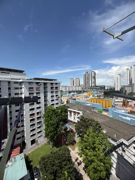 379 Clementi Avenue 5, 379 Clementi Avenue 5, 2 Bedrooms, 720 sqft, HDB Flat For Sale, by Ahmad Ibrahim, 500134671 - Exterior - PropertyGuru.com.sg