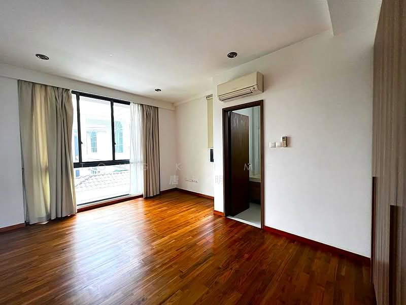 WOW !!! RESORT LIVING !! PUNGGOL SEA FRONT, 999 Yrs Modern Bungalow, Pool & Lift ☎️9654.3774 TONG, Sea Front Modern Lifestyle Bungalow, Pool & Lift, 5 Bedrooms, 5,000 sqft, Bungalow House For Sale, by Tong Kai Meng 唐皆明, 500134673 - Living Room - PropertyGuru.com.sg