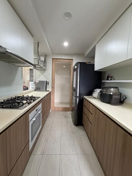 Hundred Palms Residences, 262 Yio Chu Kang Road, 5 Bedrooms, 1,528 sqft, Executive Condominium For Sale, by Edel Sng, 500134677 - Kitchen - PropertyGuru.com.sg
