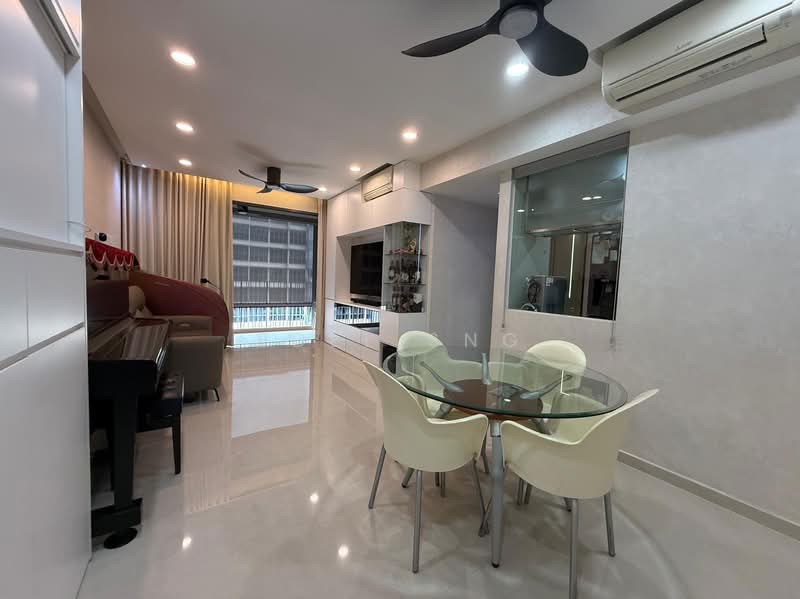 Hundred Palms Residences, 262 Yio Chu Kang Road, 5 Bedrooms, 1,528 sqft, Executive Condominium For Sale, by Edel Sng, 500134677 - Living Room - PropertyGuru.com.sg