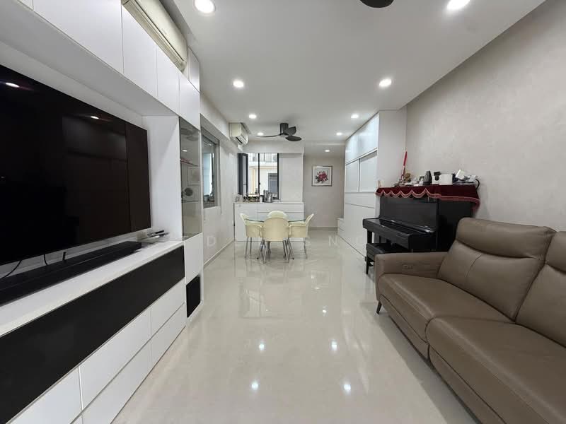 Hundred Palms Residences, 262 Yio Chu Kang Road, 5 Bedrooms, 1,528 sqft, Executive Condominium For Sale, by Edel Sng, 500134677 - Living Room - PropertyGuru.com.sg
