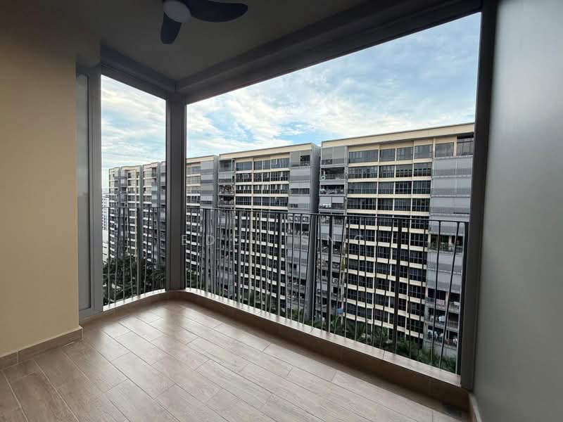 Hundred Palms Residences, 262 Yio Chu Kang Road, 5 Bedrooms, 1,528 sqft, Executive Condominium For Sale, by Edel Sng, 500134677 - Balcony - PropertyGuru.com.sg