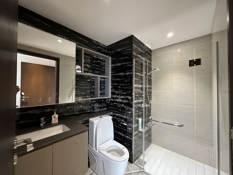 The Brownstone, 160 Canberra Drive, 3 Bedrooms, 915 sqft, Executive Condominium For Sale, by Jeffri Natawate, 500134678 - Bathroom - PropertyGuru.com.sg