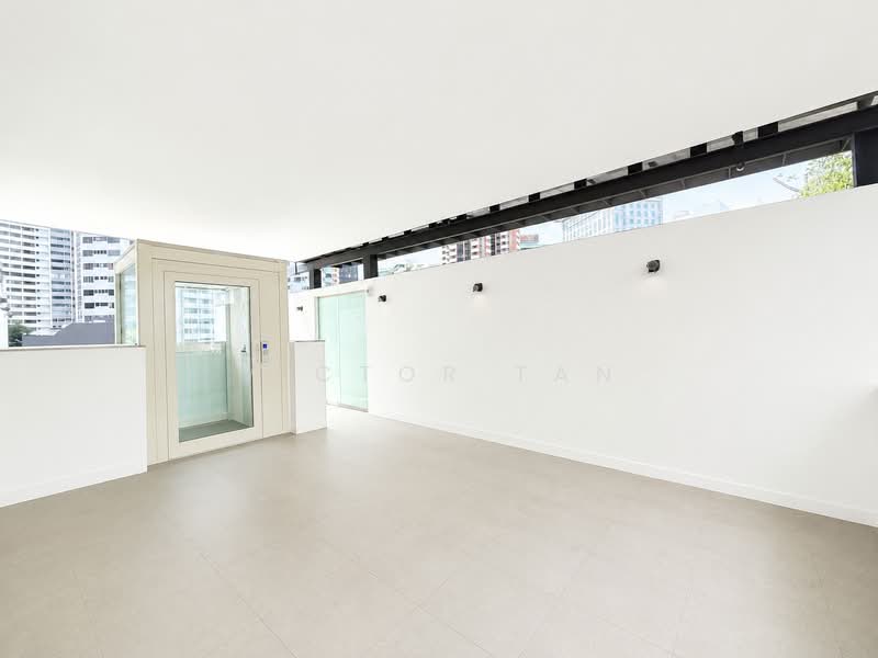 Terrace House at Jalan Elok, , 4 Bedrooms, 3,195 sqft, Terraced House For Sale, by Victor Tan, 500134681 - Exterior - PropertyGuru.com.sg