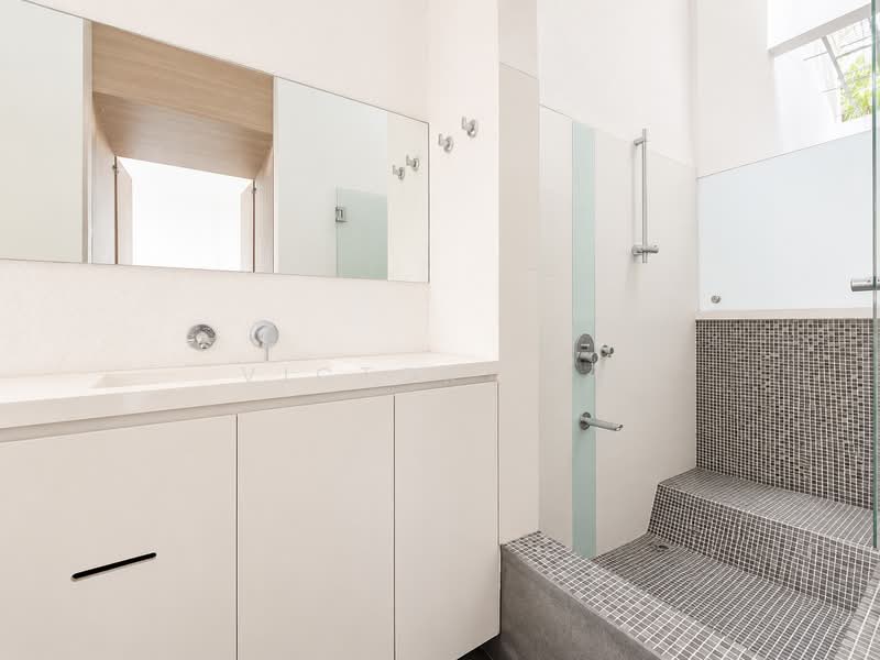 Terrace House at Jalan Elok, , 4 Bedrooms, 3,195 sqft, Terraced House For Sale, by Victor Tan, 500134681 - Bathroom - PropertyGuru.com.sg