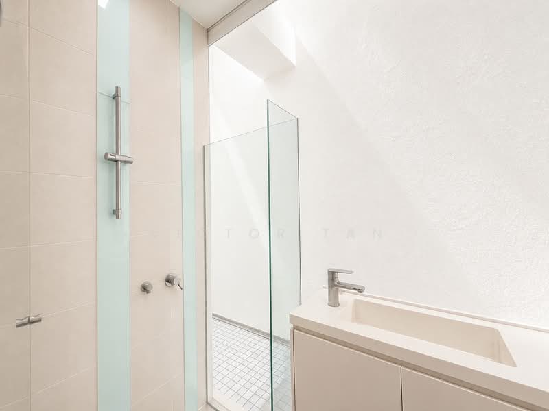 Terrace House at Jalan Elok, , 4 Bedrooms, 3,195 sqft, Terraced House For Sale, by Victor Tan, 500134681 - Bathroom - PropertyGuru.com.sg