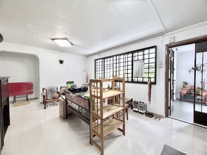 267 Bukit Batok East Avenue 4, 267 Bukit Batok East Avenue 4, 3 Bedrooms, 904 sqft, HDB Flat For Sale, by Baven Tan, 500134682 - Living Room - PropertyGuru.com.sg