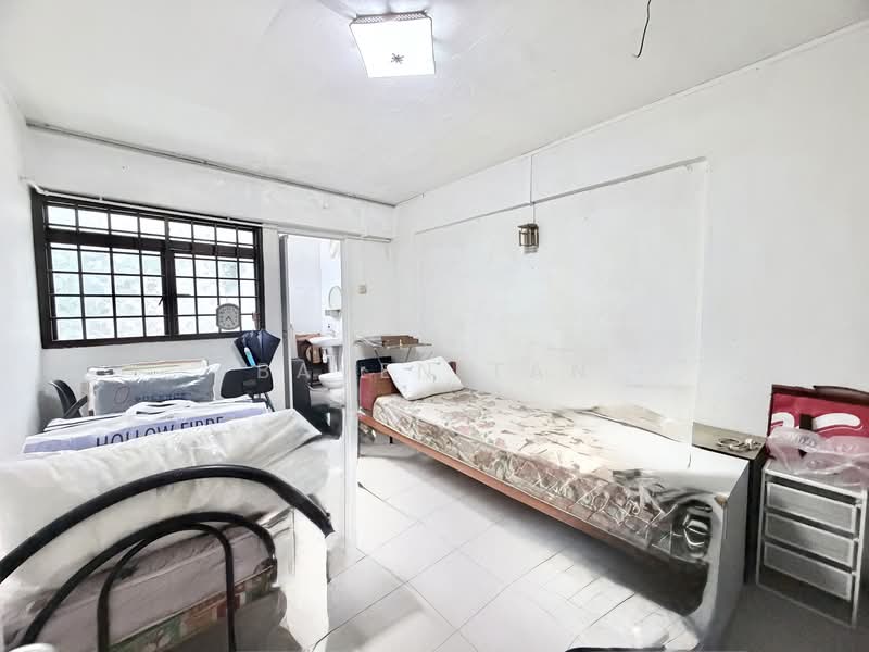 267 Bukit Batok East Avenue 4, 267 Bukit Batok East Avenue 4, 3 Bedrooms, 904 sqft, HDB Flat For Sale, by Baven Tan, 500134682 - Bedroom - PropertyGuru.com.sg