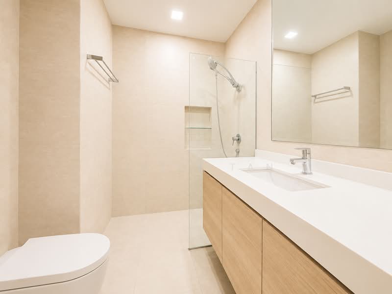 Bungalow at Gallop Park Road, , 5 Bedrooms, 6,000 sqft, Bungalow House For Sale, by Victor Tan, 500134688 - Bathroom - PropertyGuru.com.sg