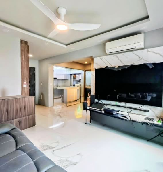 996B Buangkok Crescent, 996B Buangkok Crescent, 3 Bedrooms, 990 sqft, HDB Flat For Sale, by Joyce Lee, 500134692 - Living Room - PropertyGuru.com.sg