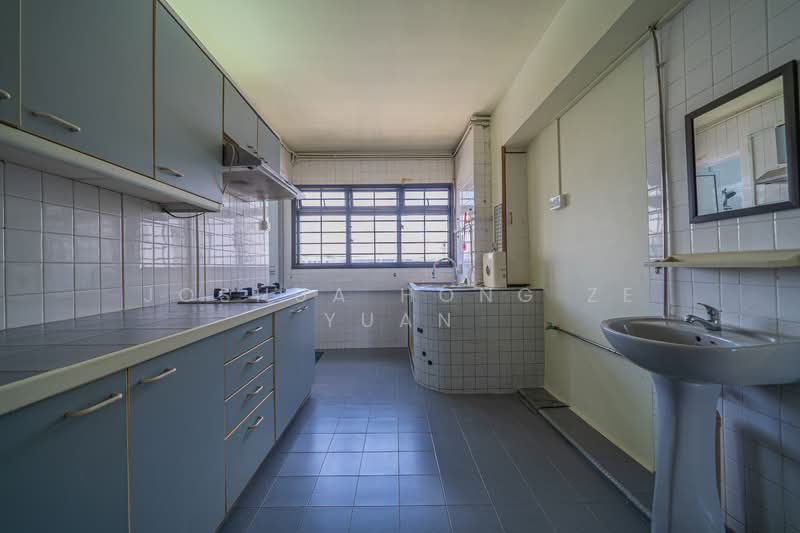 666 Yishun Avenue 4, 666 Yishun Avenue 4, 4 Bedrooms, 1,765 sqft, HDB Flat For Sale, by Joshua Hong Ze Yuan, 500134702 - Kitchen - PropertyGuru.com.sg