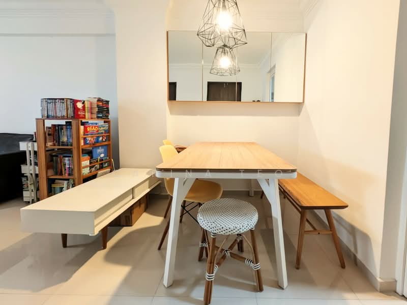 6 Ghim Moh Road, 6 Ghim Moh Road, 2 Bedrooms, 700 sqft, HDB Flat For Sale, by Carina Teo, 500134704 - Dining Room - PropertyGuru.com.sg