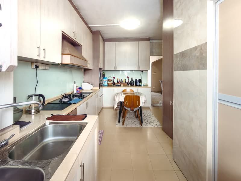 165 Simei Road, 165 Simei Road, 4 Bedrooms, 1,313 sqft, HDB Flat For Sale, by Prab Nathan, 500134720 - Kitchen - PropertyGuru.com.sg