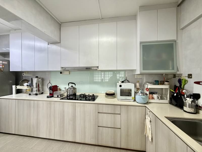 413 Choa Chu Kang Avenue 3, 413 Choa Chu Kang Avenue 3, 3 Bedrooms, 1,184 sqft, HDB Flat For Sale, by Zoe Lim, 500134727 - Kitchen - PropertyGuru.com.sg