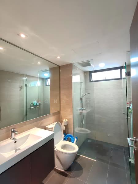 Waterbay, 47A Edgefield Plains, 3 Bedrooms, 1,098 sqft, Executive Condominium For Sale, by Tony Yap, 500134728 - Bathroom - PropertyGuru.com.sg