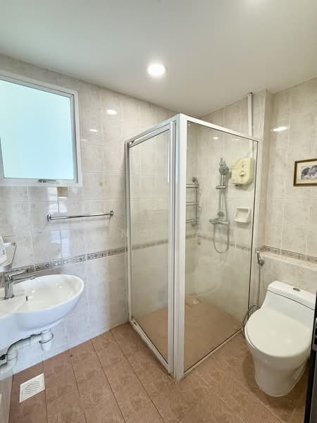 The Tropica, 65 Tampines Avenue 1, 3 Bedrooms, 1,238 sqft, Condominium For Rent, by Lena Tan, 500134730 - Bathroom - PropertyGuru.com.sg