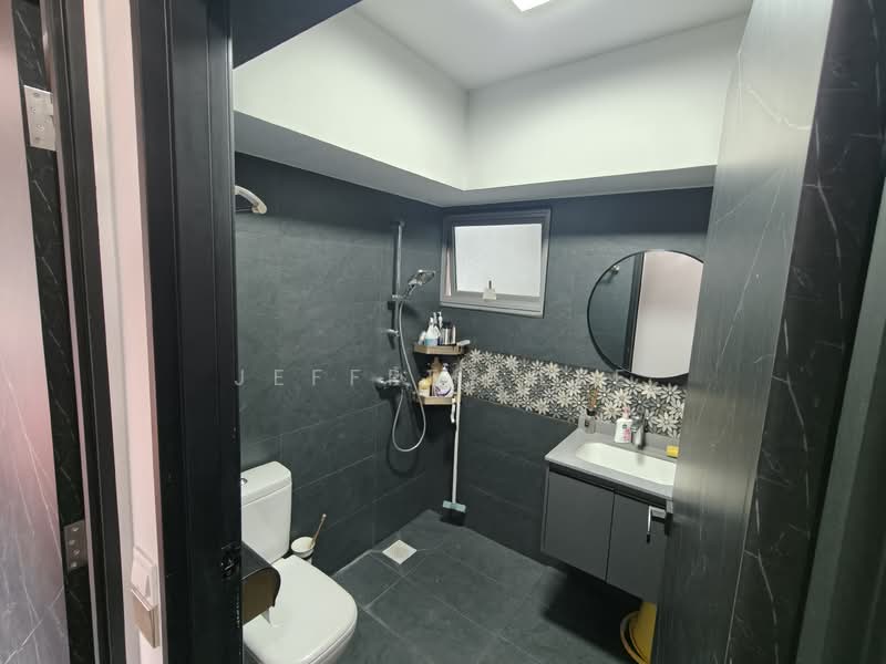 519C Tampines Central 8, 519C Tampines Central 8, 2 Bedrooms, 667 sqft, HDB Flat For Sale, by Jeffrey Lee, 500134732 - Bathroom - PropertyGuru.com.sg