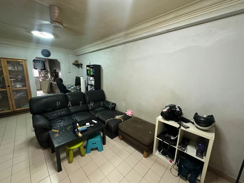 408 Bukit Batok West Avenue 4, 408 Bukit Batok West Avenue 4, 2 Bedrooms, 732 sqft, HDB Flat For Sale, by Patrick Chee, 500134736 - Living Room - PropertyGuru.com.sg