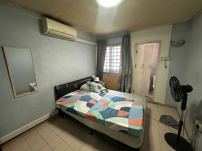 408 Bukit Batok West Avenue 4, 408 Bukit Batok West Avenue 4, 2 Bedrooms, 732 sqft, HDB Flat For Sale, by Patrick Chee, 500134736 - Bedroom - PropertyGuru.com.sg