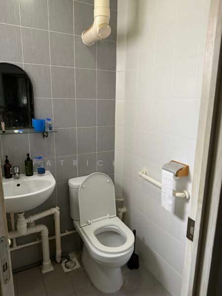 408 Bukit Batok West Avenue 4, 408 Bukit Batok West Avenue 4, 2 Bedrooms, 732 sqft, HDB Flat For Sale, by Patrick Chee, 500134736 - Bathroom - PropertyGuru.com.sg