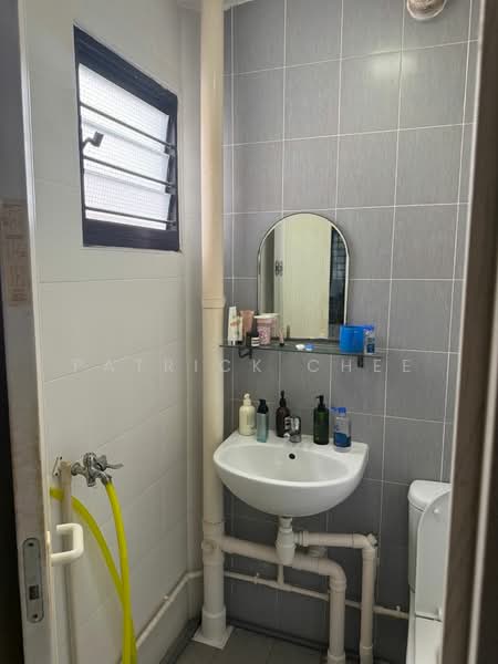 408 Bukit Batok West Avenue 4, 408 Bukit Batok West Avenue 4, 2 Bedrooms, 732 sqft, HDB Flat For Sale, by Patrick Chee, 500134736 - Bathroom - PropertyGuru.com.sg
