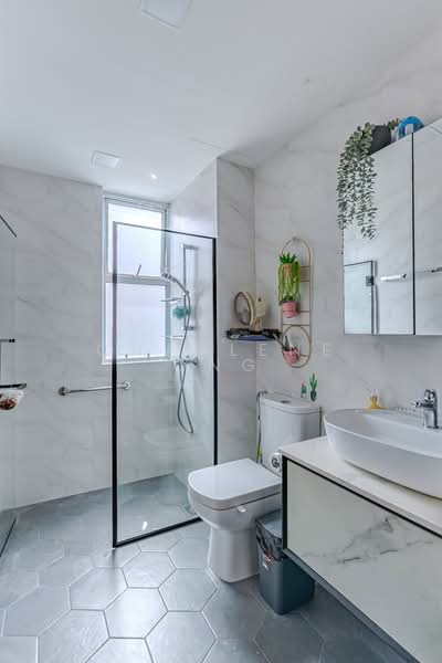 Mimosa View, , 4 Bedrooms, 3,600 sqft, Terraced House For Sale, by Charlene Ong, 500134741 - Bathroom - PropertyGuru.com.sg