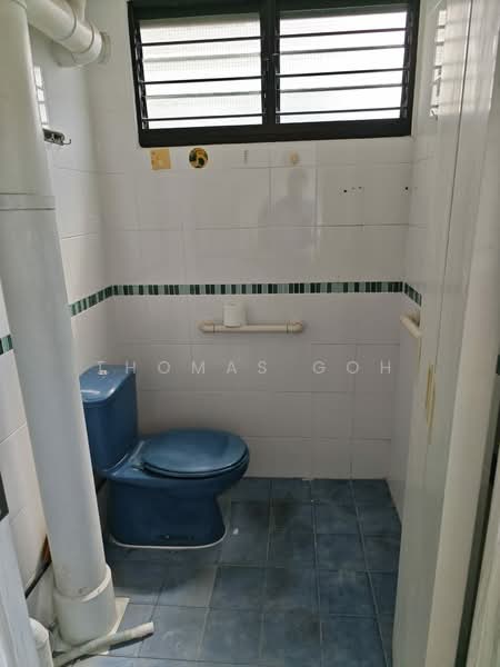 430 Clementi Avenue 3, 430 Clementi Avenue 3, 2 Bedrooms, 721 sqft, HDB Flat For Rent, by Thomas Goh, 500134742 - Bathroom - PropertyGuru.com.sg