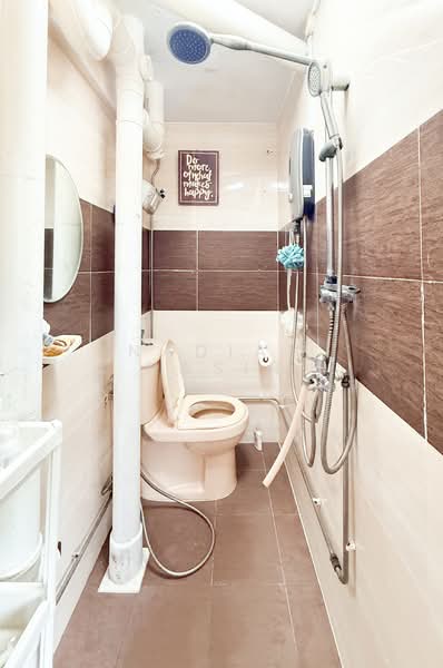 37 Jalan Rumah Tinggi, 37 Jalan Rumah Tinggi, 2 Bedrooms, 570 sqft, HDB Flat For Sale, by Nadiah Nasir, 500134747 - Bathroom - PropertyGuru.com.sg