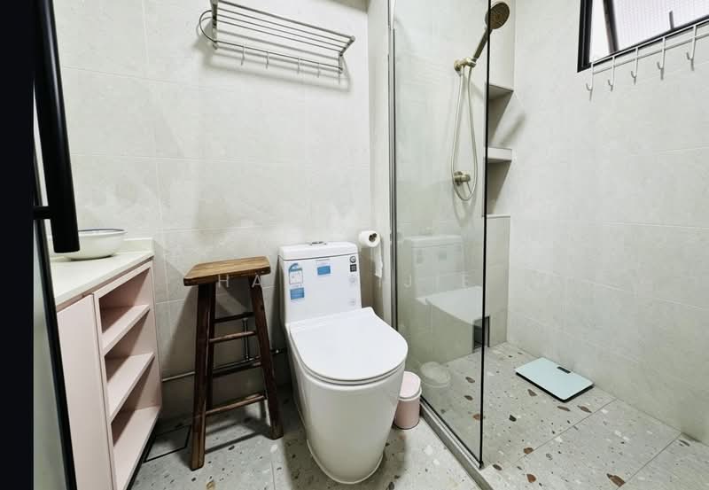 63B Lengkok Bahru, 63B Lengkok Bahru, 3 Bedrooms, 1,076 sqft, HDB Flat For Sale, by Han Yijie, 500134751 - Bathroom - PropertyGuru.com.sg