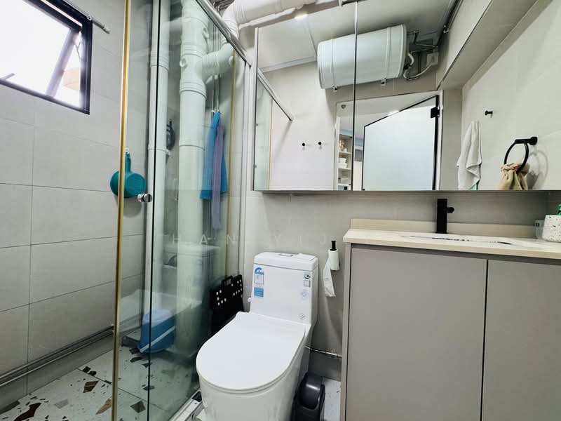 63B Lengkok Bahru, 63B Lengkok Bahru, 3 Bedrooms, 1,076 sqft, HDB Flat For Sale, by Han Yijie, 500134751 - Bathroom - PropertyGuru.com.sg