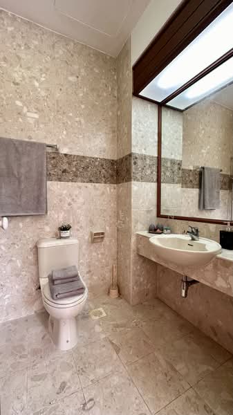 28 Shelford, 28 Shelford Road, 2 Bedrooms, 840 sqft, Condominium For Sale, by Joycelyn Wong 黄琪棋, 500134757 - Bathroom - PropertyGuru.com.sg