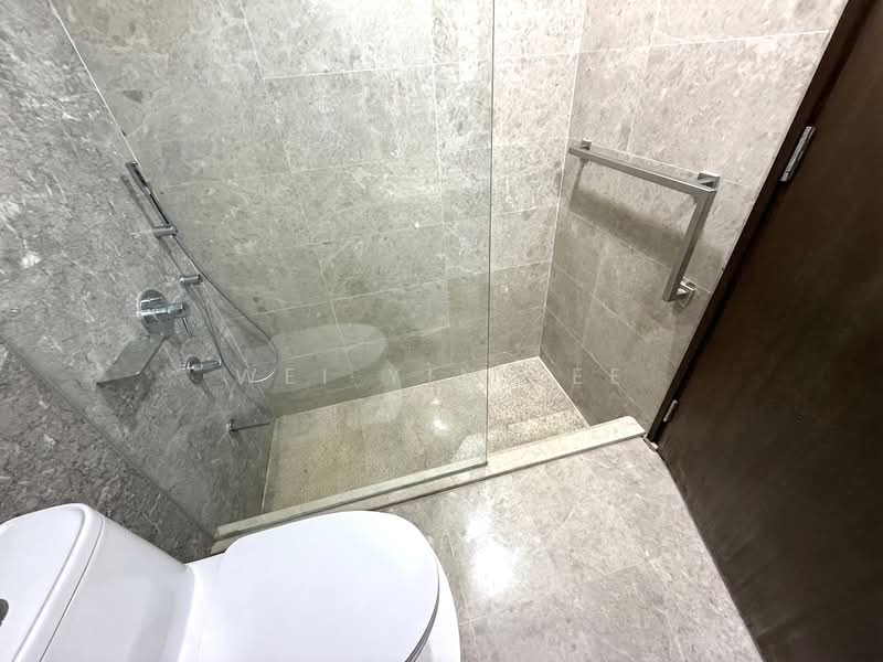 Hillsta, 66 Phoenix Road, 1 Bedroom, 570 sqft, Condominium For Rent, by Wei Yin Lee, 500134759 - Bathroom current - PropertyGuru.com.sg