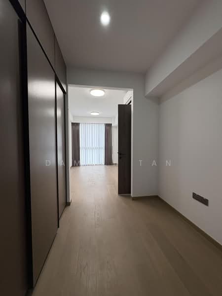 Sceneca Residence, Tanah Merah Kechil Link, 3 Bedrooms, 1,119 sqft, Condominium For Rent, by Damien Tan, 500134764 - Master Bedroom and study - PropertyGuru.com.sg