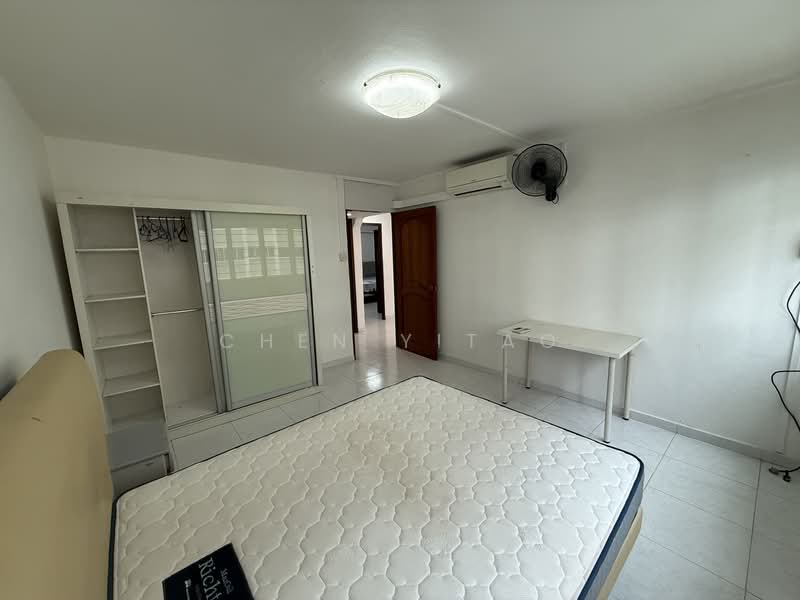 527 Hougang Avenue 6, 527 Hougang Avenue 6, 3 Bedrooms, 1,302 sqft, HDB Flat For Sale, by Chen Yitao, 500134782 - Bedroom - PropertyGuru.com.sg