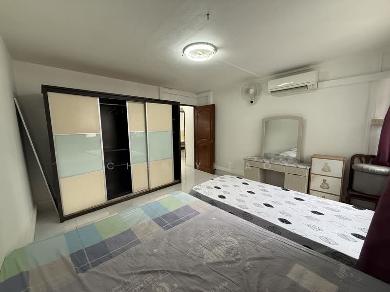 527 Hougang Avenue 6, 527 Hougang Avenue 6, 3 Bedrooms, 1,302 sqft, HDB Flat For Sale, by Chen Yitao, 500134782 - Bedroom - PropertyGuru.com.sg